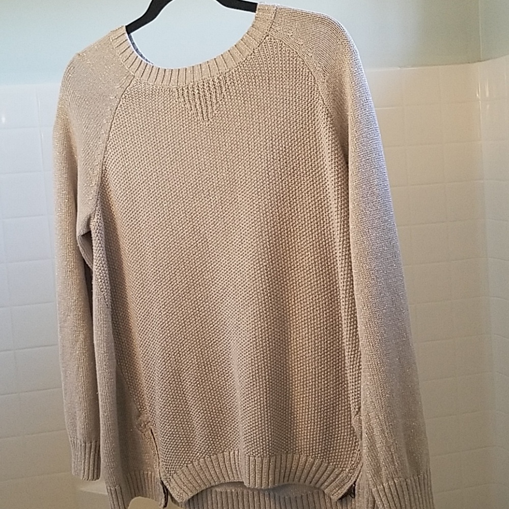 Sweater - Picture 5 of 7